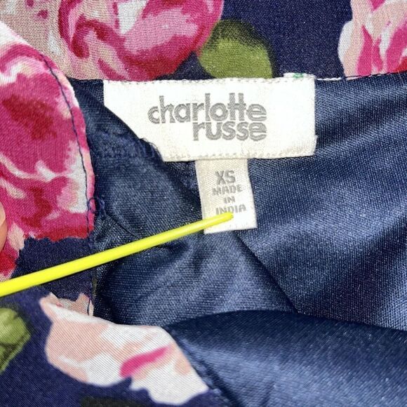 Charlotte Russe Women’s Shorts Sz XS Pink Roses Size Zip Lined Summer - Picture 3 of 8